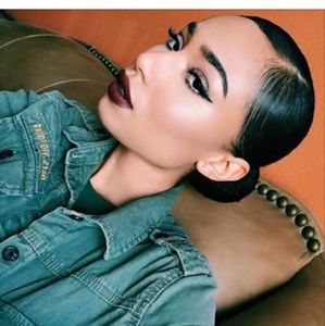 Meet your Posher, Veronica